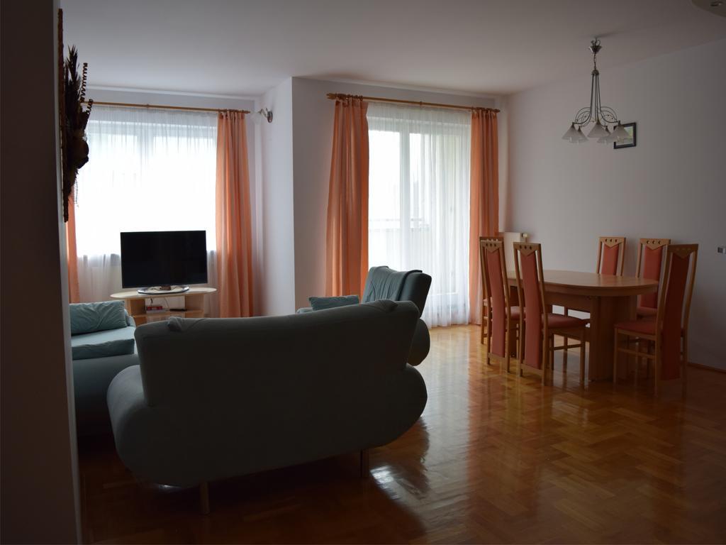 Dgm Apartment Warszawa Exteriör bild