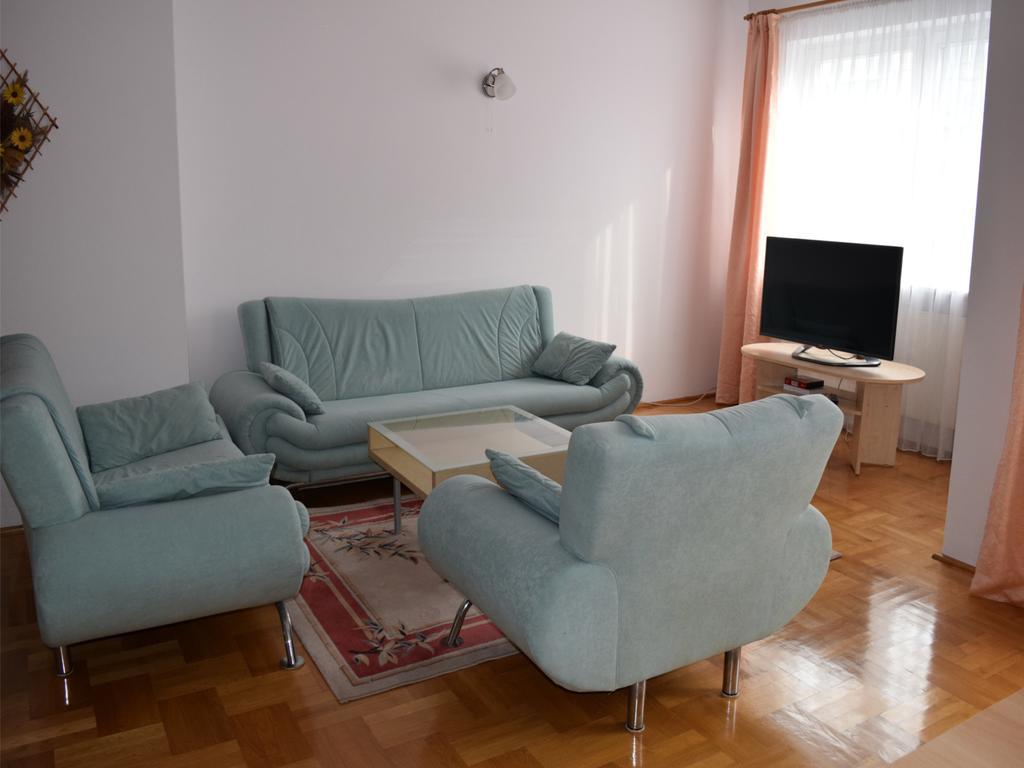 Dgm Apartment Warszawa Exteriör bild